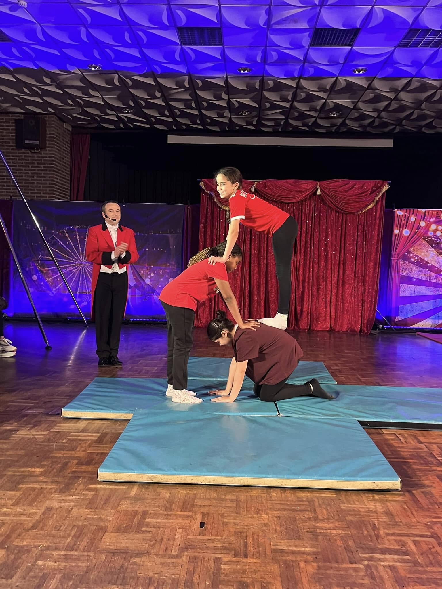 Photo 3 Circus Chabri